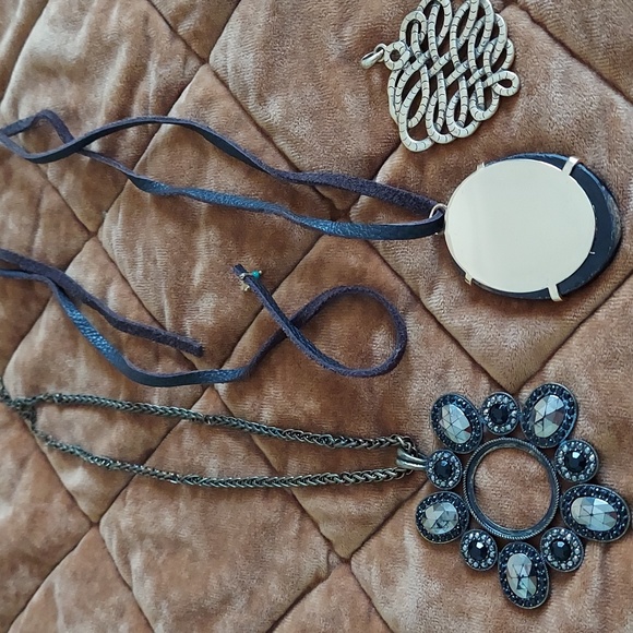 Necklace bundle - Picture 6 of 8